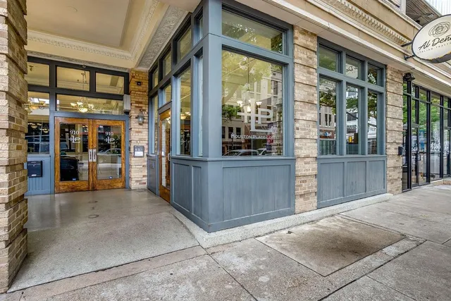 $1,600 | 910 Houston Street, Unit 301, Fort Worth, TX 76102