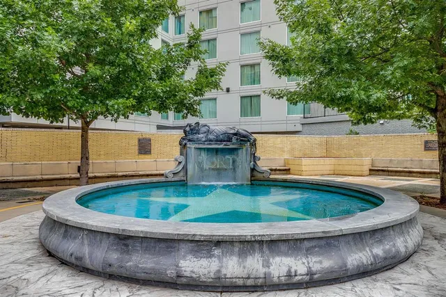 $1,600 | 910 Houston Street, Unit 301, Fort Worth, TX 76102