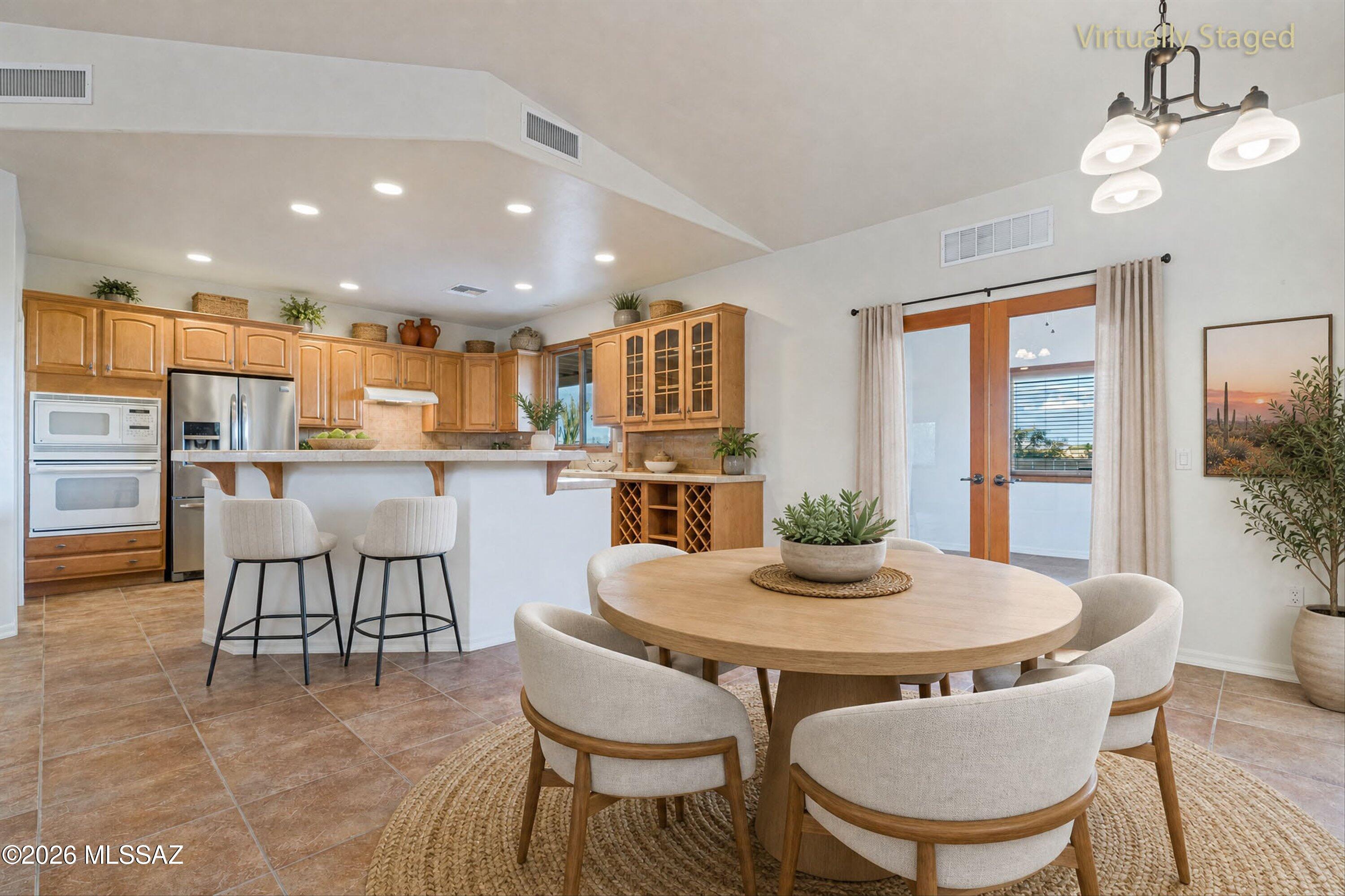 240 Sharon Road Vail, AZ 85641 - Photo 7 of 43 Cozy breakfast nook & kitchen