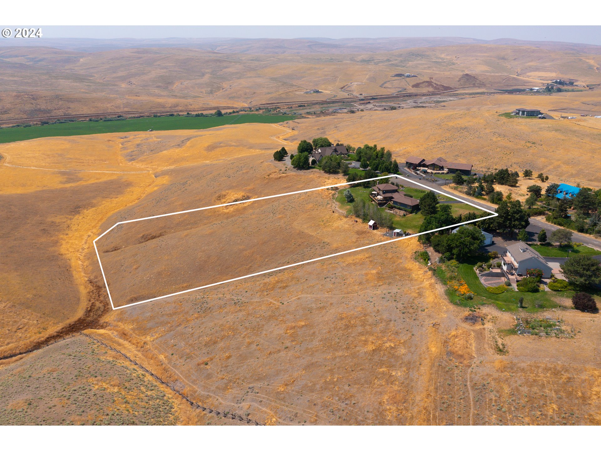 72217 Quill Point Pendleton, OR 97801 - Photo 11 of 48 a view of a lake with a mountain