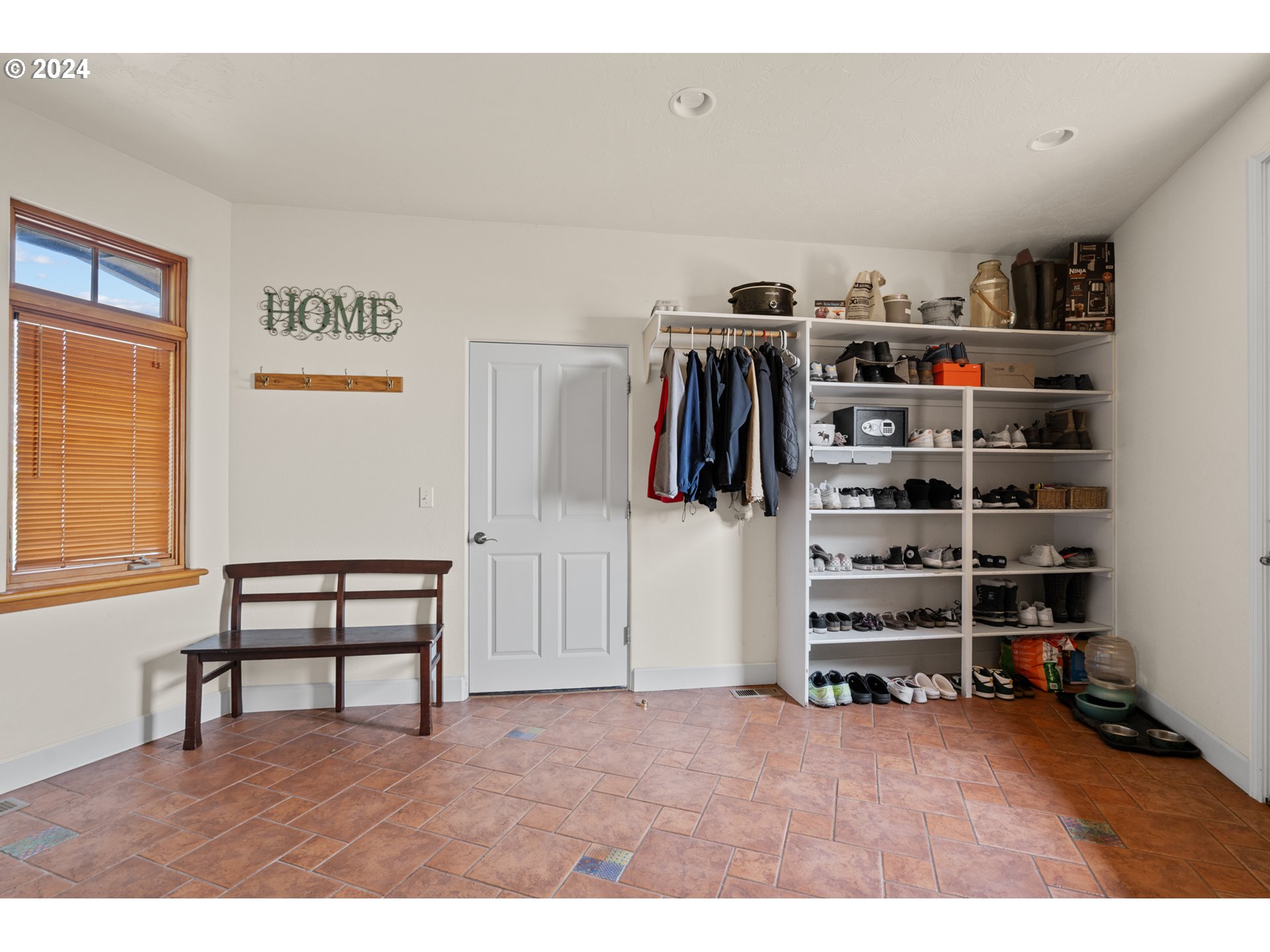 72217 Quill Point Pendleton, OR 97801 - Photo 35 of 48 a view of a livingroom with furniture and closet