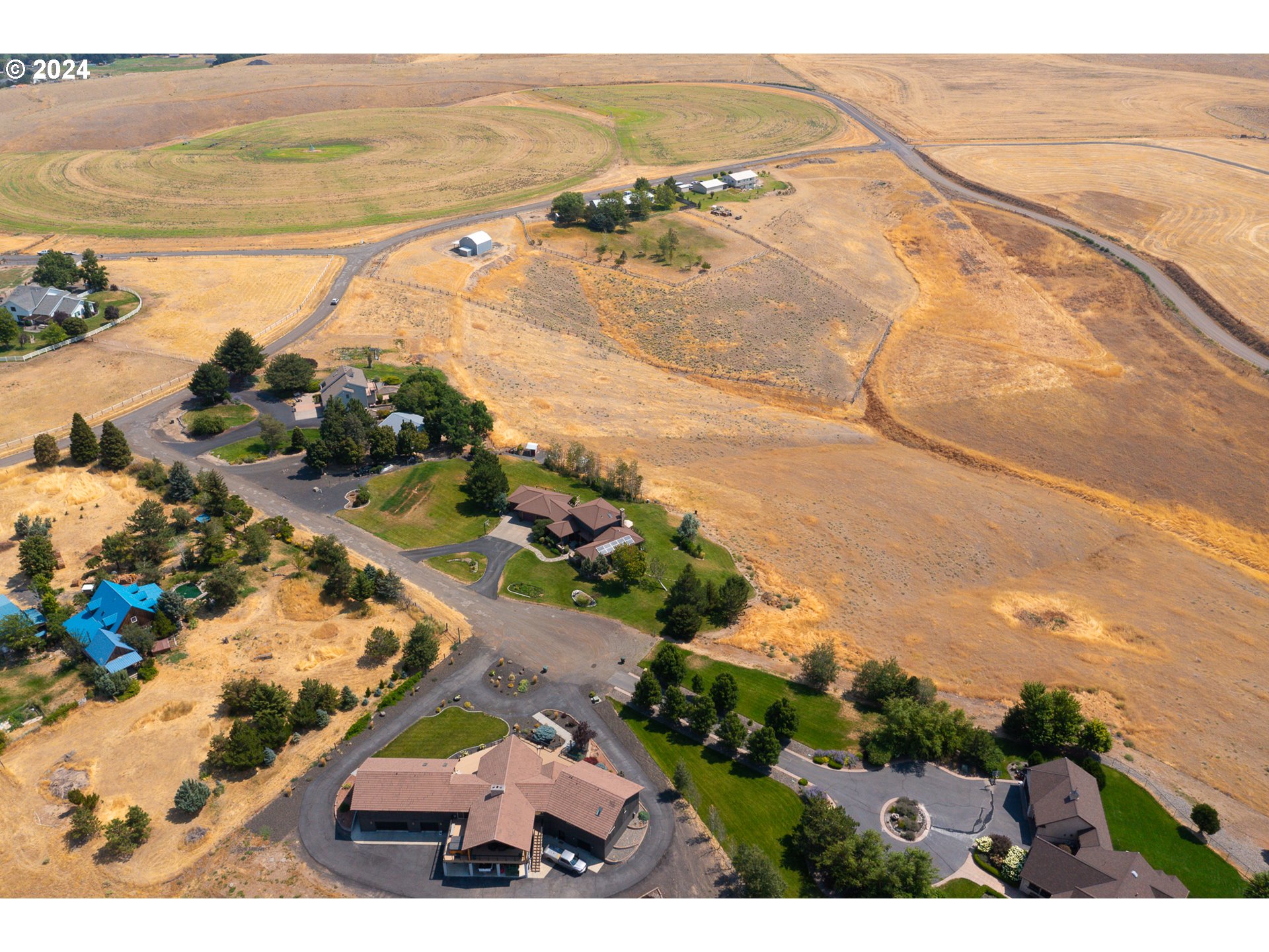 72217 Quill Point Pendleton, OR 97801 - Photo 8 of 48 an aerial view of ocean and a yard