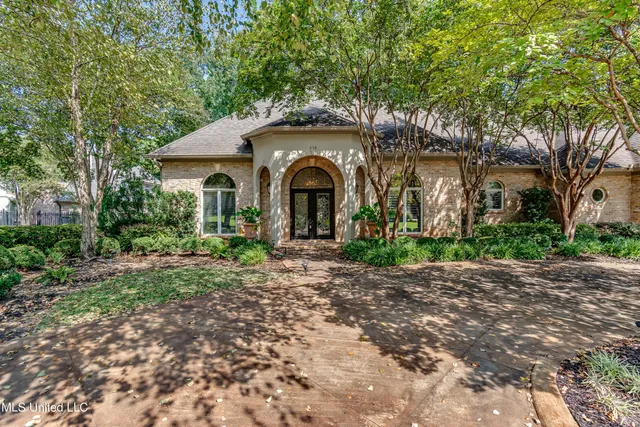 $650,000 | 550 Heatherstone Court, Ridgeland, MS 39157