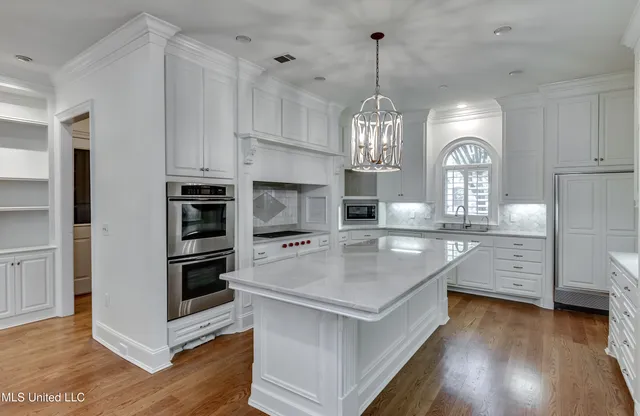 $650,000 | 550 Heatherstone Court, Ridgeland, MS 39157