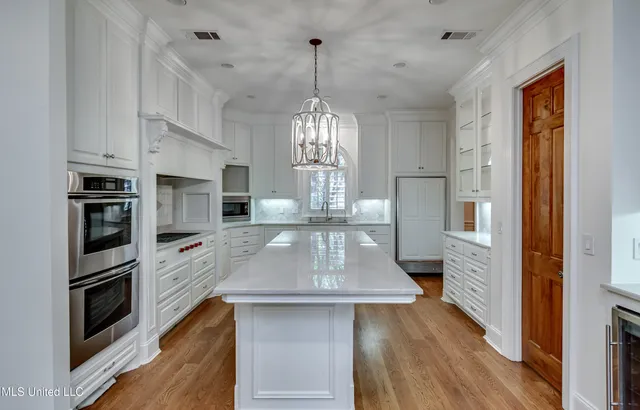 $650,000 | 550 Heatherstone Court, Ridgeland, MS 39157