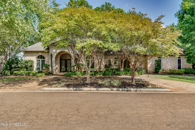 $650,000 | 550 Heatherstone Court, Ridgeland, MS 39157