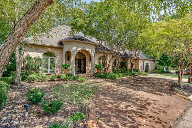 $650,000 | 550 Heatherstone Court, Ridgeland, MS 39157