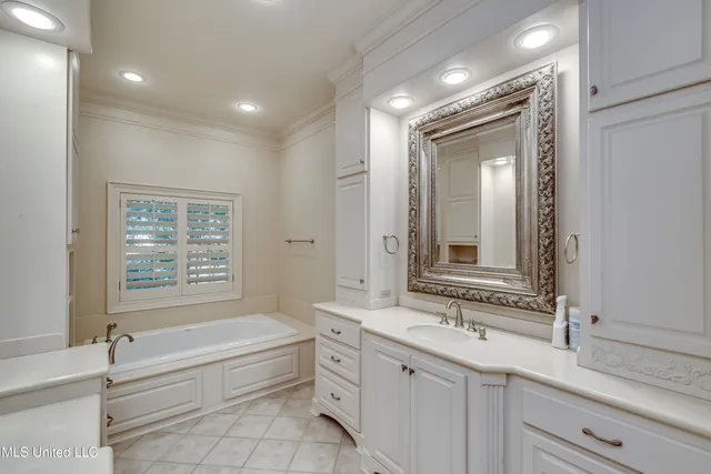 $650,000 | 550 Heatherstone Court, Ridgeland, MS 39157