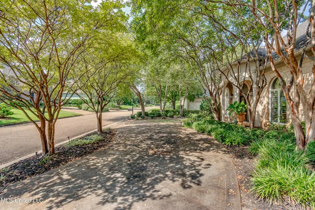 $650,000 | 550 Heatherstone Court, Ridgeland, MS 39157