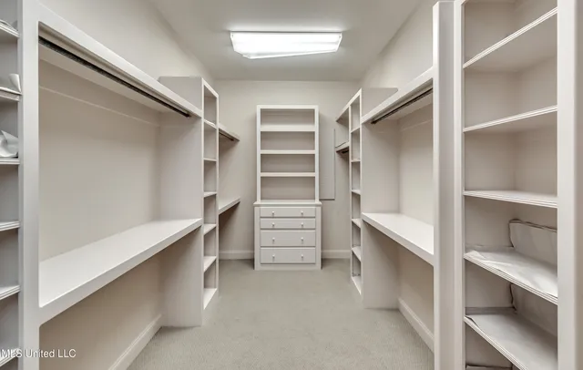 $650,000 | 550 Heatherstone Court, Ridgeland, MS 39157