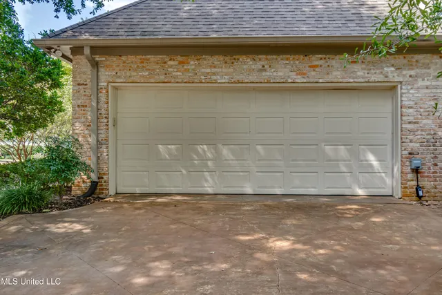 $650,000 | 550 Heatherstone Court, Ridgeland, MS 39157