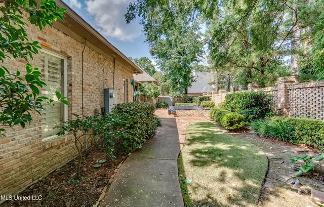 $650,000 | 550 Heatherstone Court, Ridgeland, MS 39157