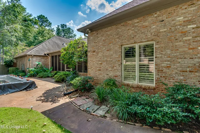 $650,000 | 550 Heatherstone Court, Ridgeland, MS 39157