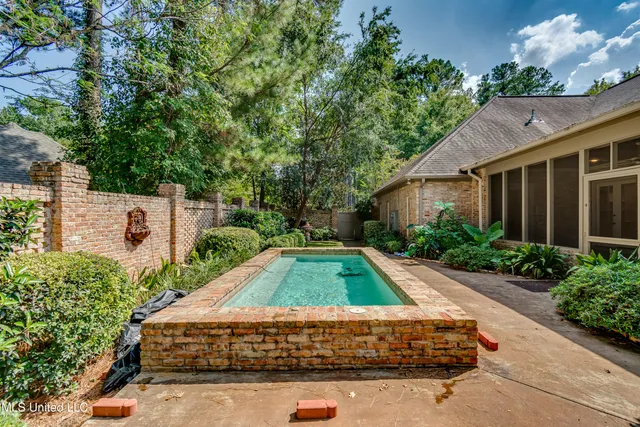 $650,000 | 550 Heatherstone Court, Ridgeland, MS 39157