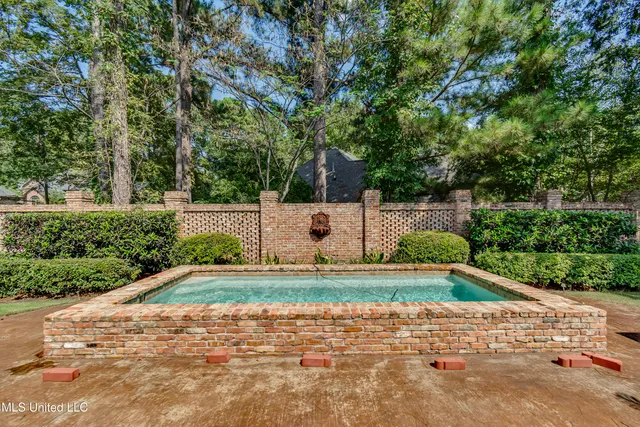 $650,000 | 550 Heatherstone Court, Ridgeland, MS 39157