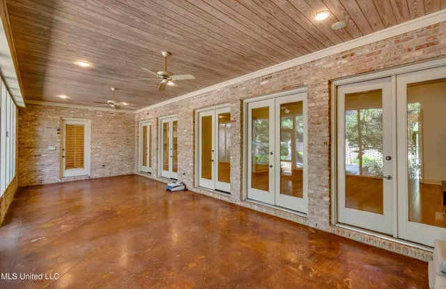 $650,000 | 550 Heatherstone Court, Ridgeland, MS 39157