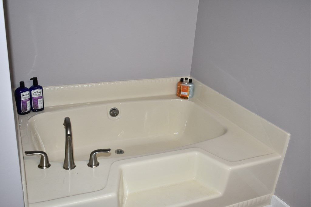 61 Fox Farm Road Plattsburgh, NY 12901 - Photo 8 of 28 Gallery Image 8