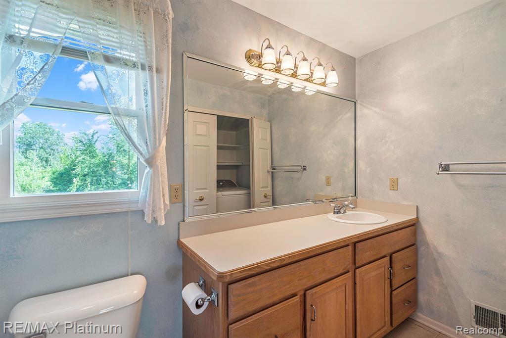 1264 Elms Road Flint, MI 48532 - Photo 34 of 46 Gallery Image 34
