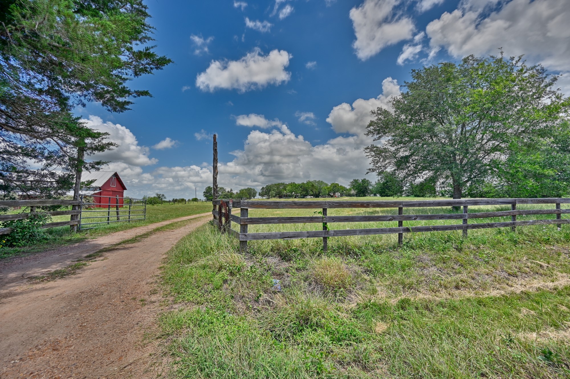 5208 Mensik Road Schulenburg, TX 78956 - Photo 9 of 18 a view of a yard
