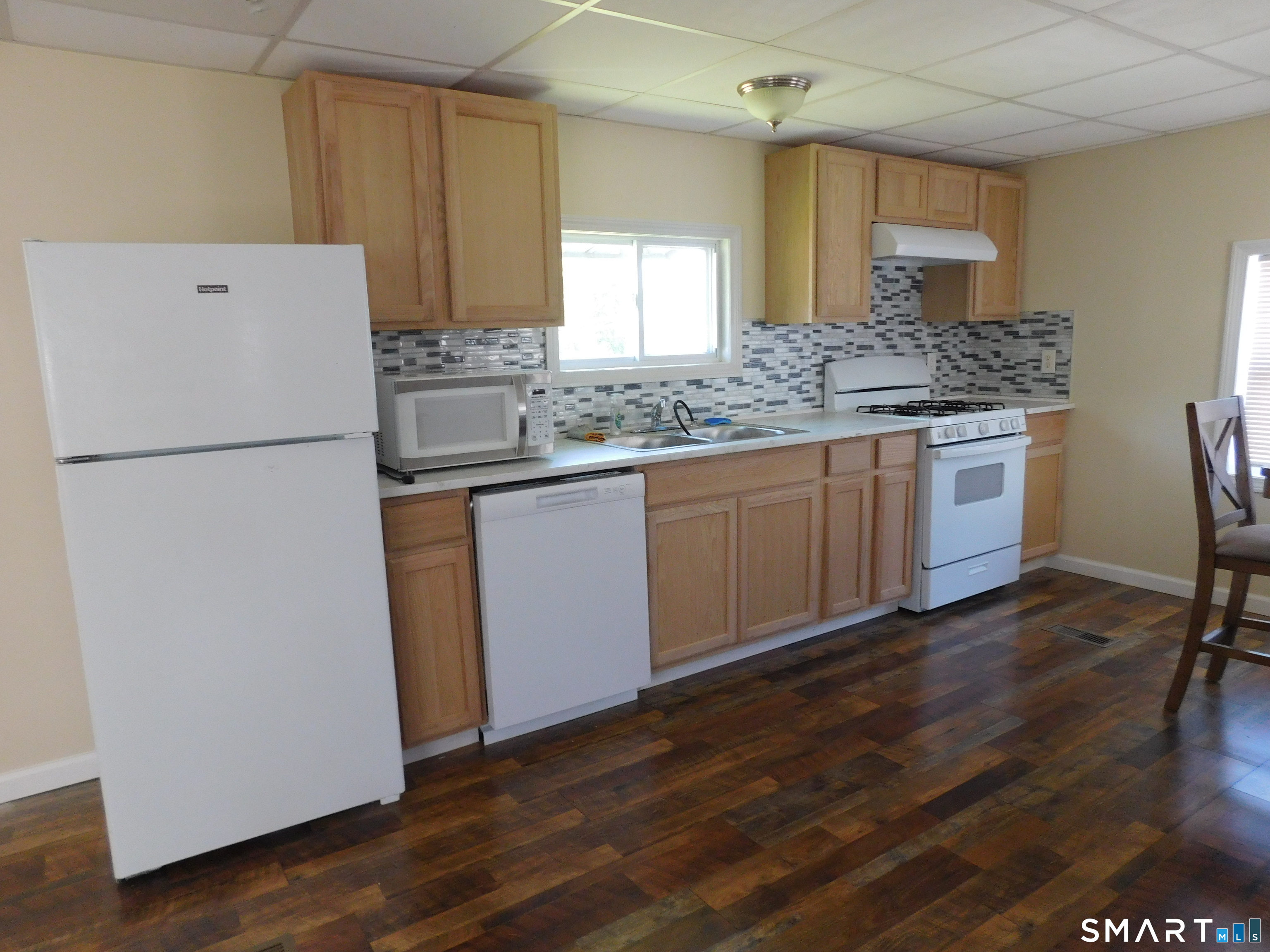 24 E Street Groton, CT 06340 - Photo 2 of 11