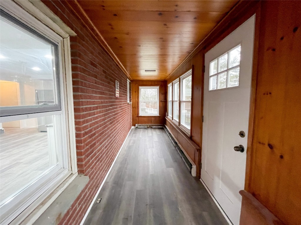 321 Gratsinger Road Binghamton, NY 13903 - Photo 4 of 31 Gallery Image 4