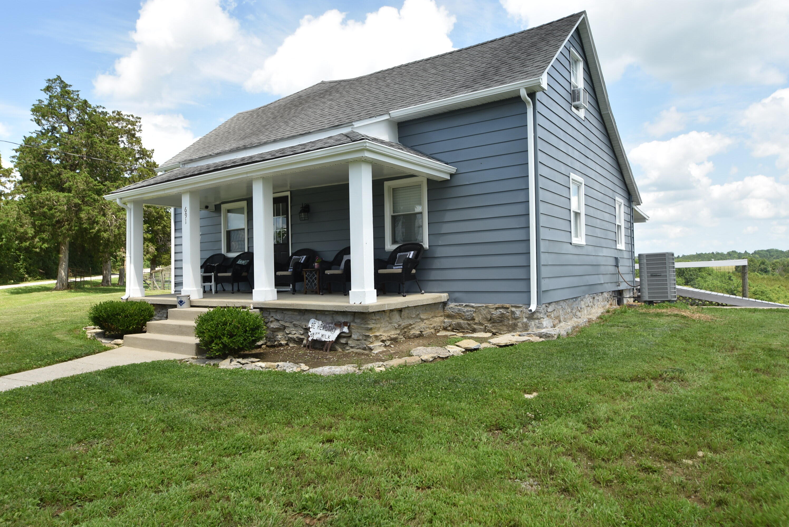 691 Fairview Road Salvisa, KY 40372 - Photo 2 of 42 DSC_0137