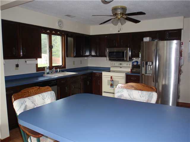 140 Ginder Road Northwest Lancaster, OH 43130 - Photo 3 of 9
