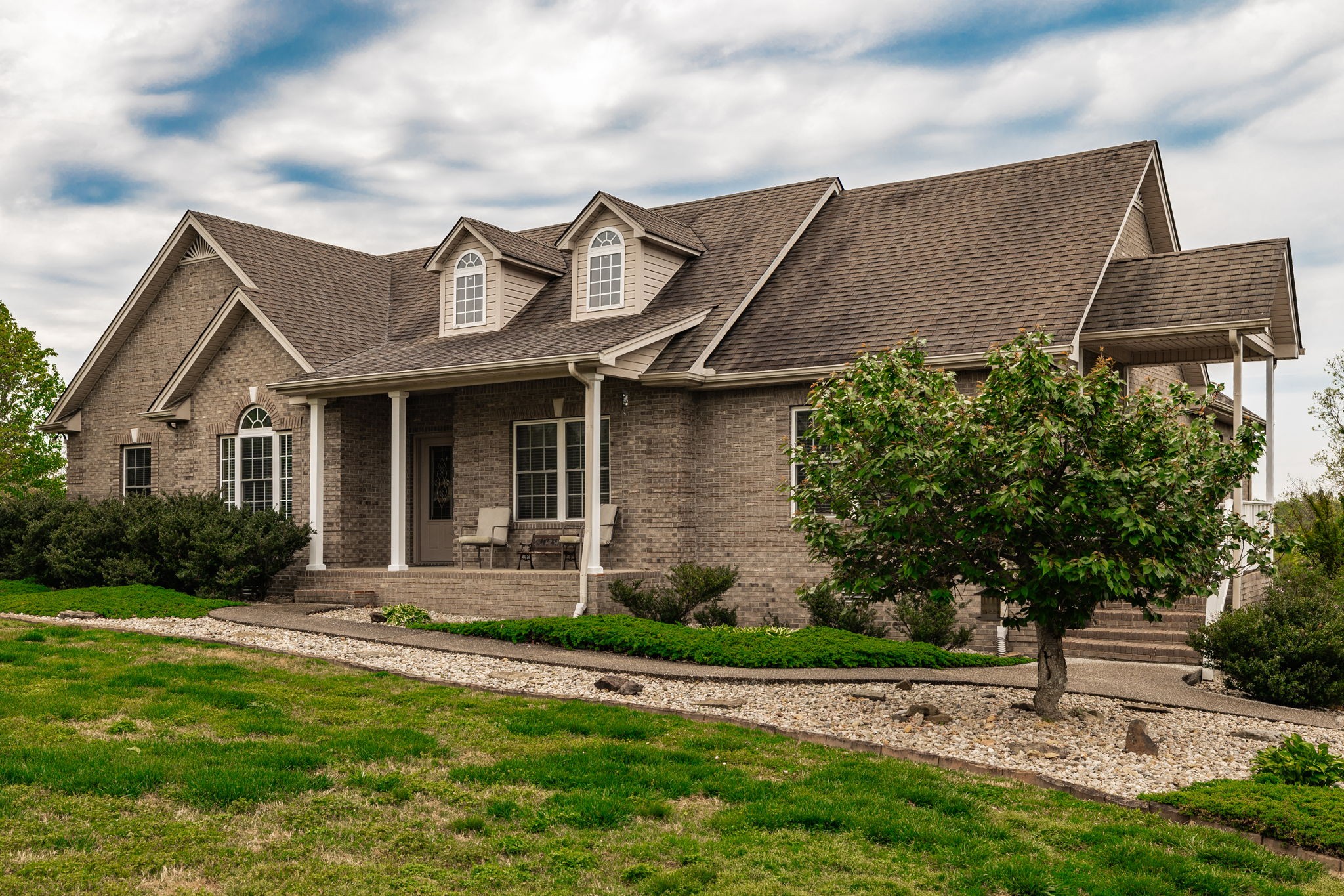 1103 Johnny Spears Road Westmoreland, TN 37186 - Photo 13 of 100 front view of a house with a yard