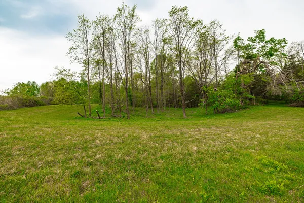 $899,900 | 1103 Johnny Spears Road, Westmoreland, TN 37186