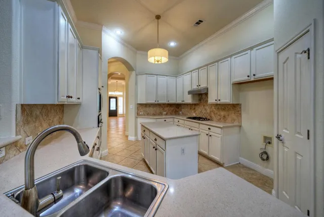 $3,500 | 7216 Via Correto Drive, Austin, TX 78749