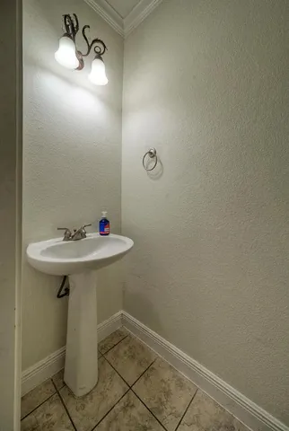 $3,500 | 7216 Via Correto Drive, Austin, TX 78749