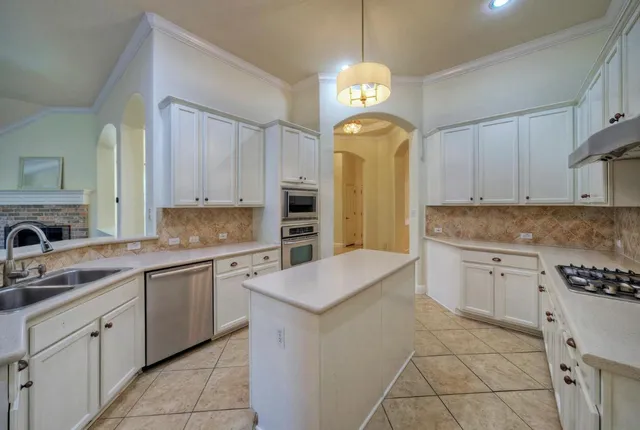 $3,500 | 7216 Via Correto Drive, Austin, TX 78749