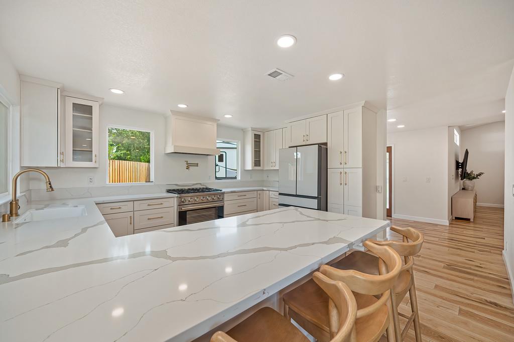 1115 Vickrey Court Rio Linda, CA 95673 - Photo 12 of 77