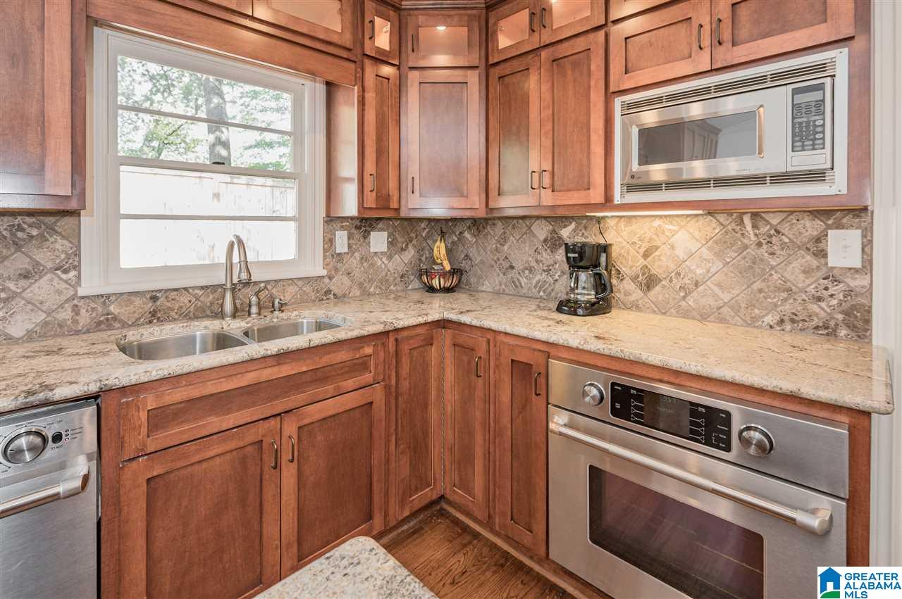 807 Forrest Drive Birmingham, AL 35209 - Photo 13 of 47