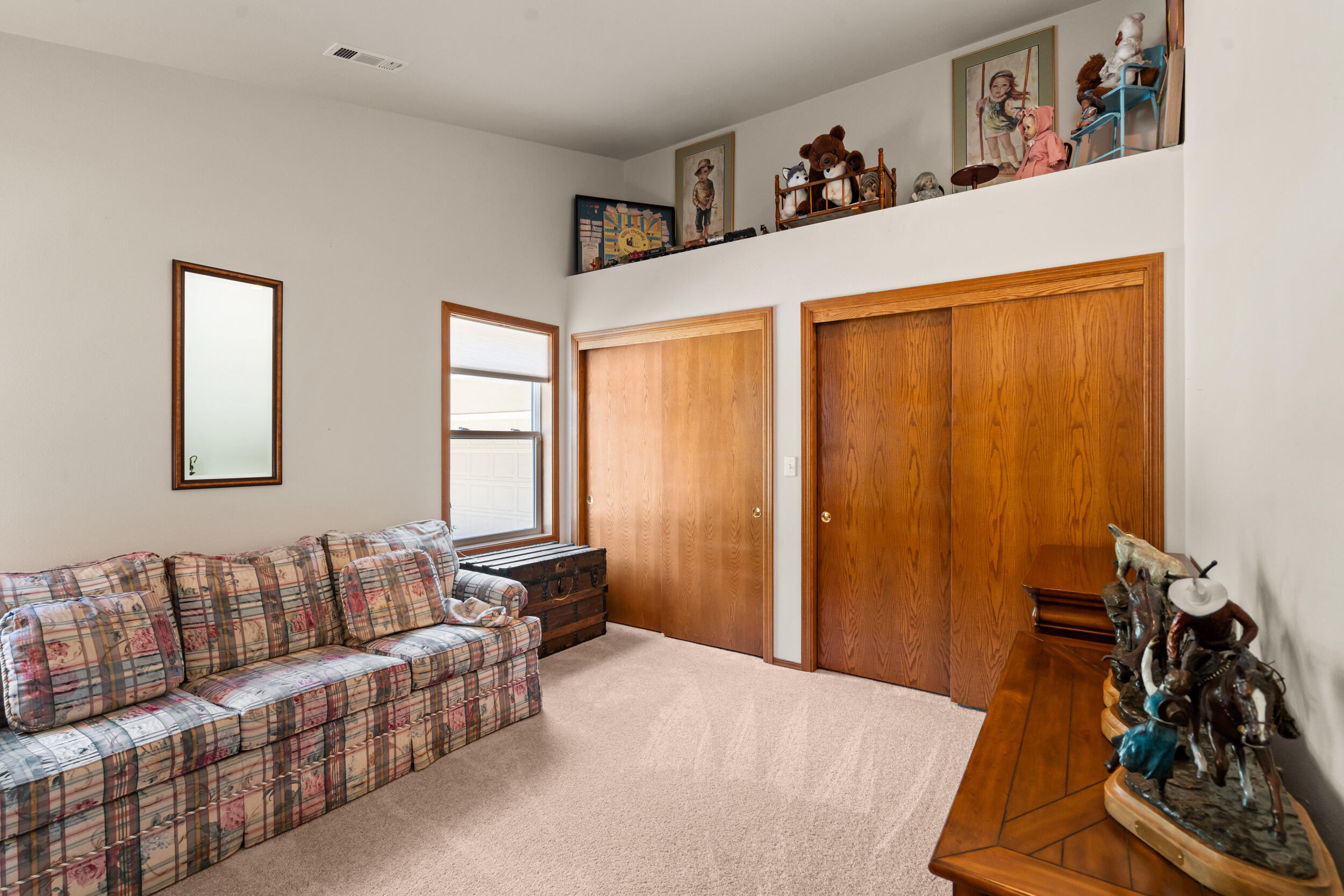9302 Yank Gulch Road Talent, OR 97540 - Photo 26 of 37 a bedroom with a bed and a window