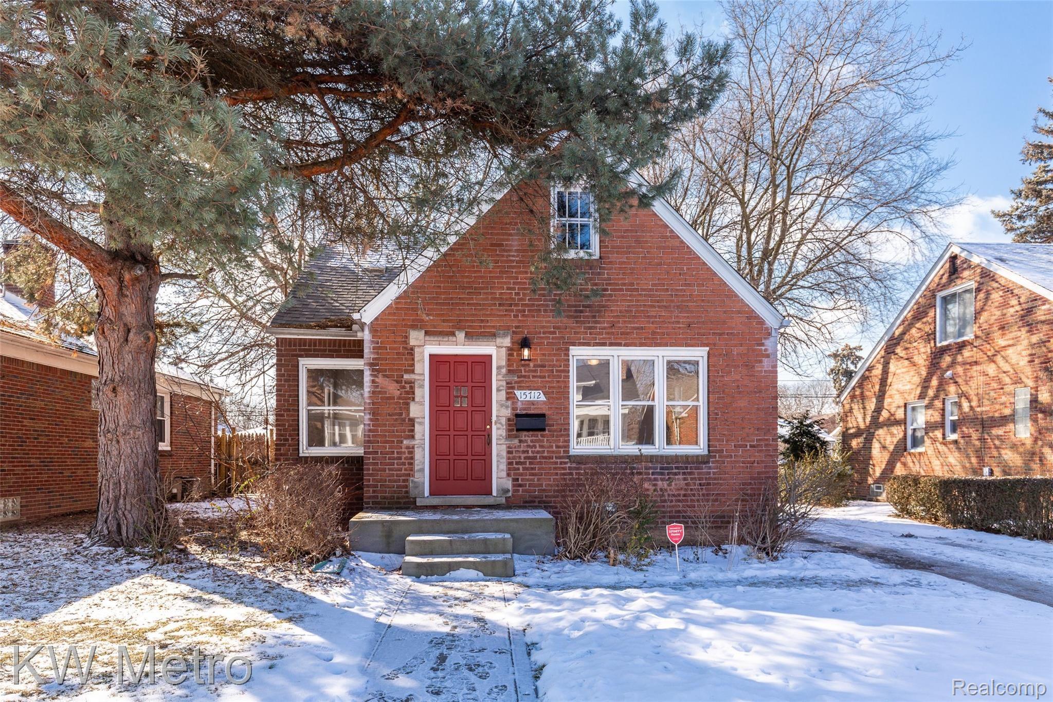 15712 Charles R Avenue Eastpointe, MI 48021 - Photo 1 of 29 592A1085.jpg
