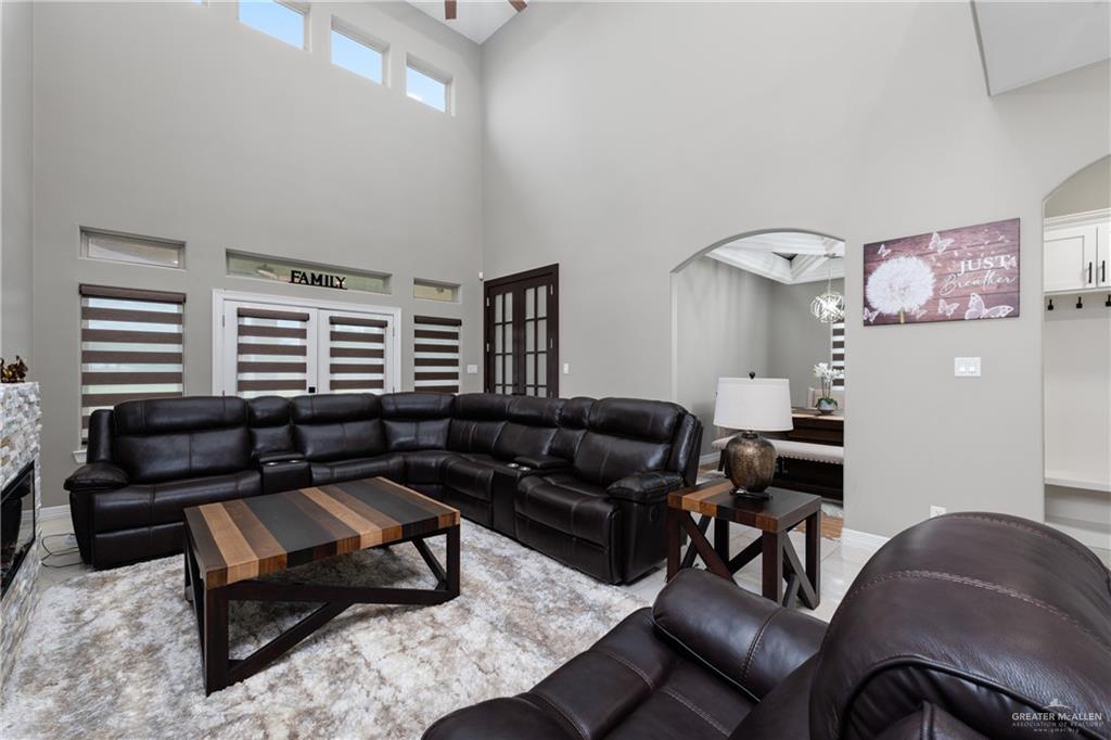 8405 Summer View Court Harlingen, TX 78552 - Photo 7 of 45 a living room with furniture and a window