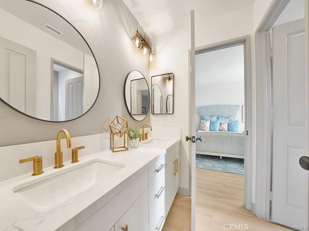 79 Modesto, Unit 96 Irvine, CA 92602 - Photo 18 of 35 Double Sink Jeany & Jack