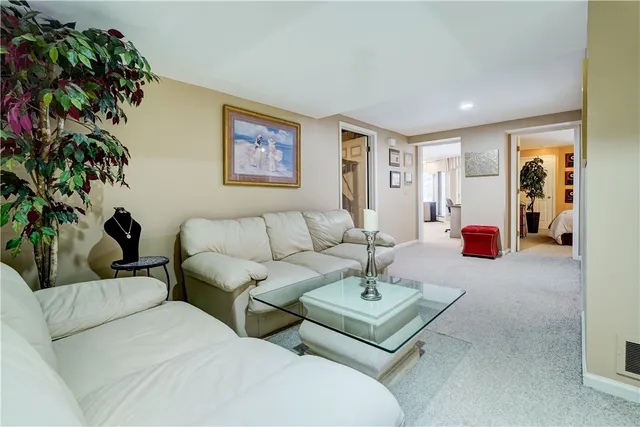 $364,900 | 10 Bay Park, Penfield, NY 14580