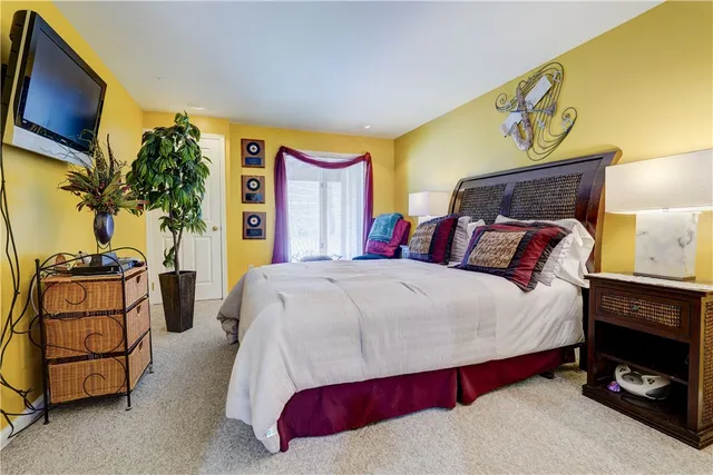 $364,900 | 10 Bay Park, Penfield, NY 14580