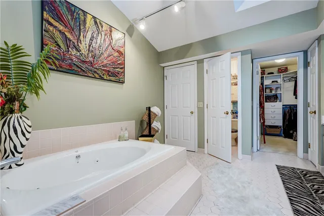 $364,900 | 10 Bay Park, Penfield, NY 14580