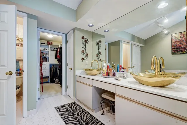 $364,900 | 10 Bay Park, Penfield, NY 14580