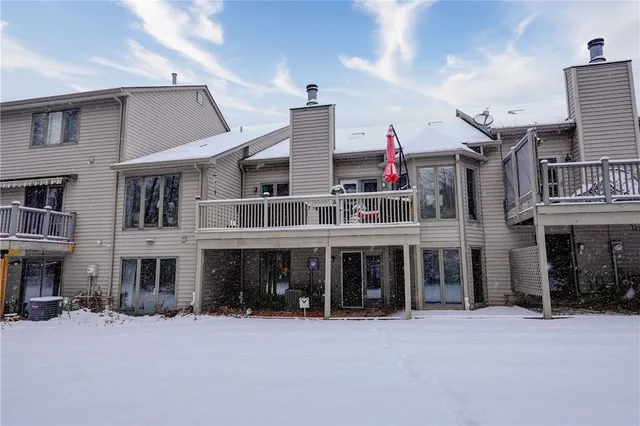 $364,900 | 10 Bay Park, Penfield, NY 14580