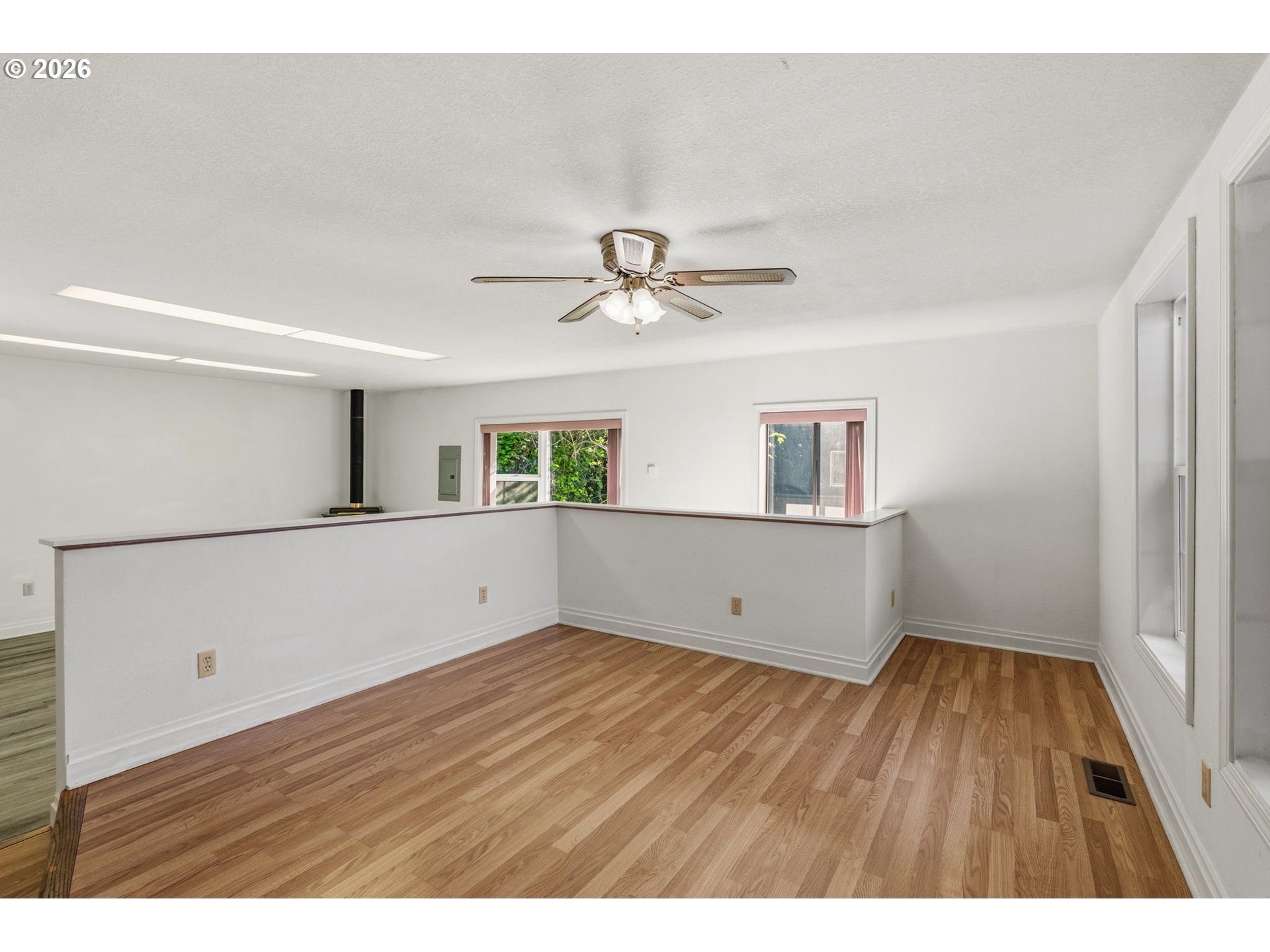 512 West D Street Springfield, OR 97477 - Photo 17 of 42
