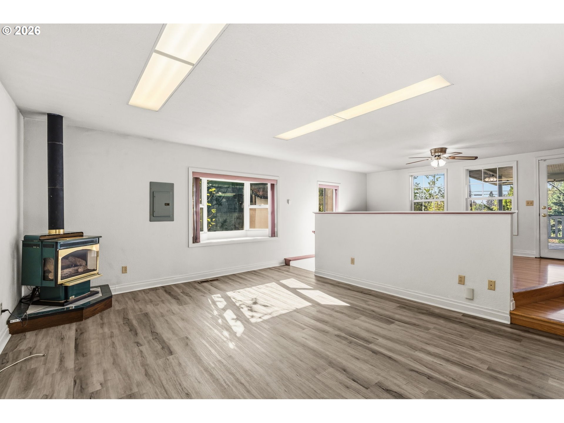 512 West D Street Springfield, OR 97477 - Photo 19 of 42