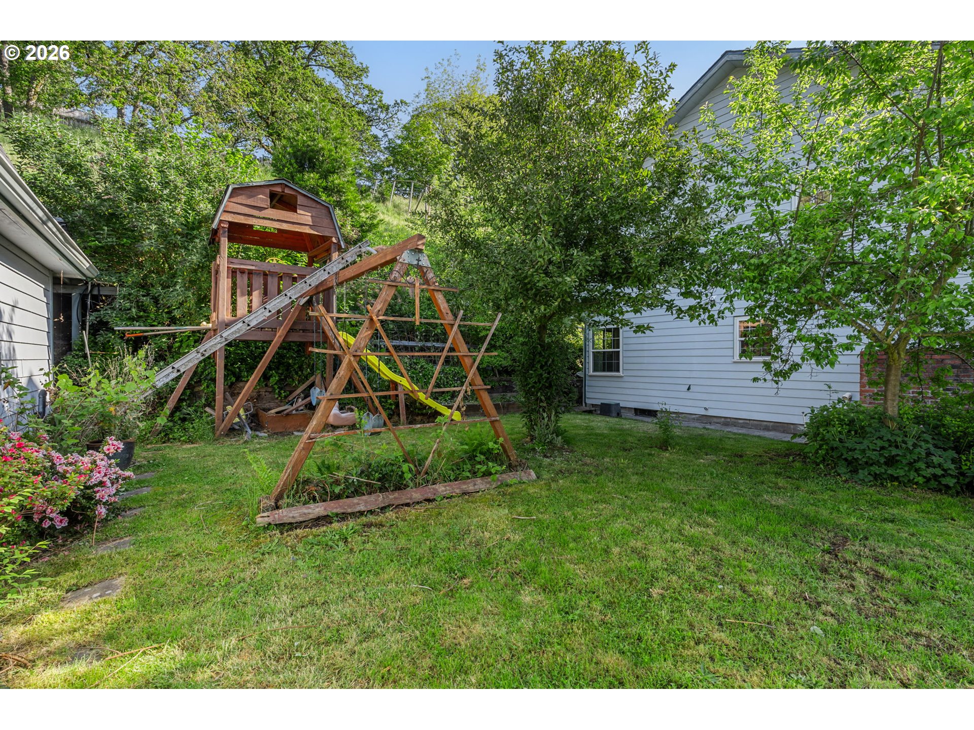 512 West D Street Springfield, OR 97477 - Photo 34 of 42