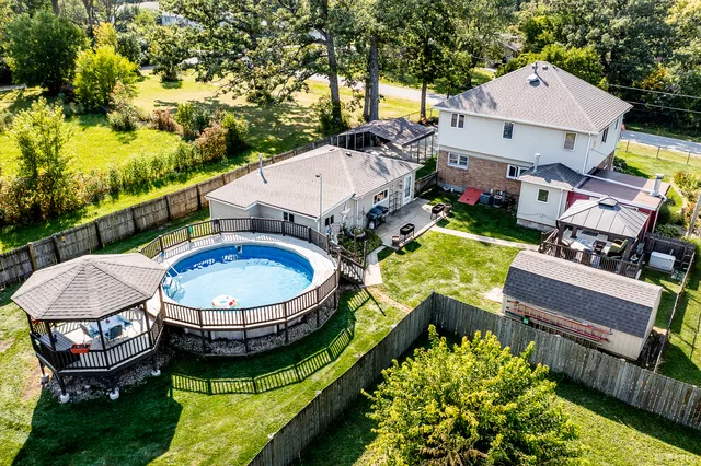 $329,900 | 23715 South Ashland Avenue, Crete, IL 60417