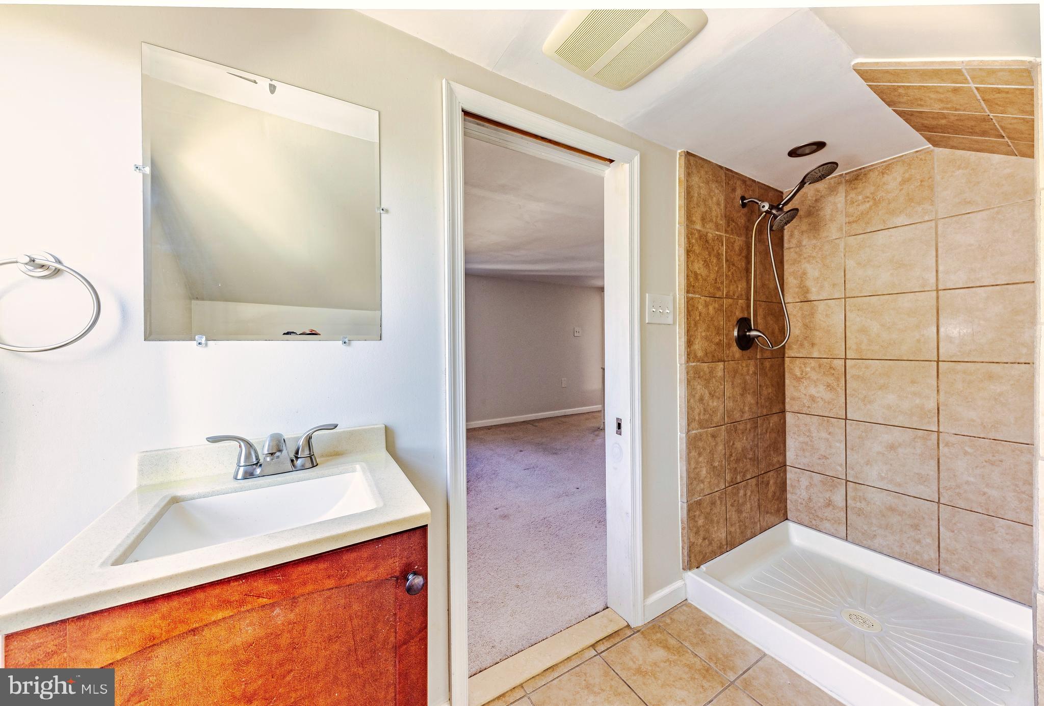 254 Crown Point Road Thorofare, NJ 08086 - Photo 11 of 15 Loft full bathroom