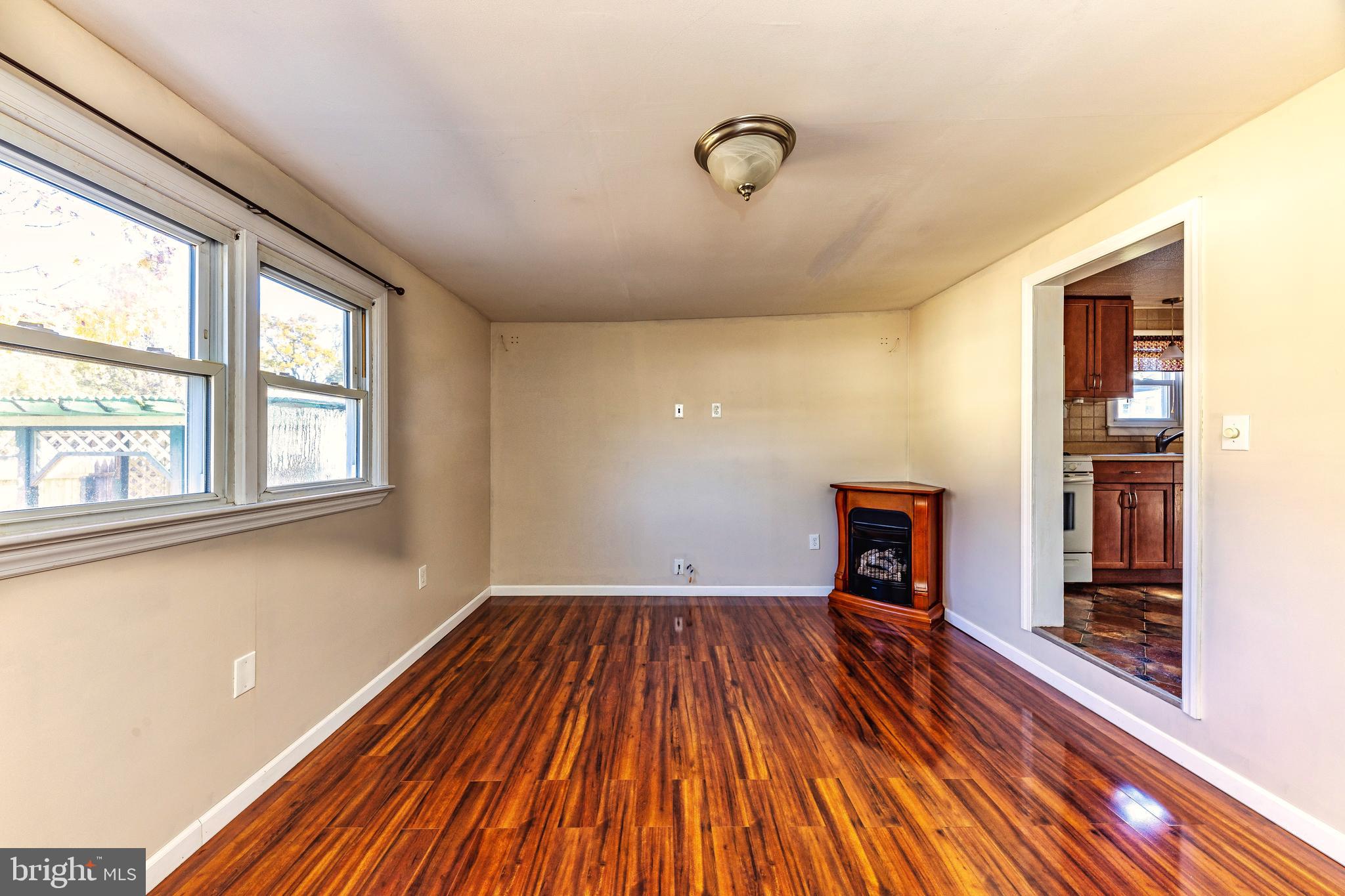 254 Crown Point Road Thorofare, NJ 08086 - Photo 6 of 15 Dining