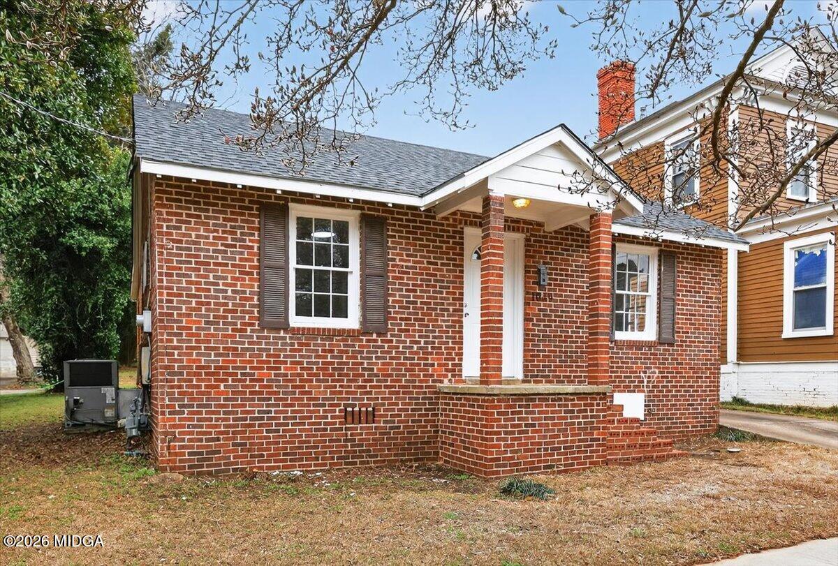 1049 Boulevard Macon, GA 31211 - Photo 2 of 22 02-5W7A0085